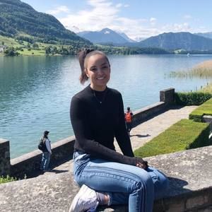 Meet your Posher, Julia